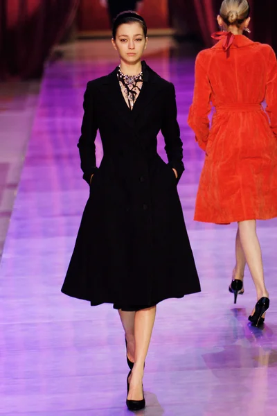 Look 2